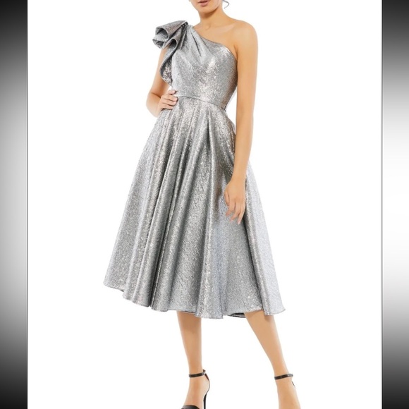 Mac Duggal Dresses & Skirts - NWT Elegant Silver One-Shoulder Bow Midi Dress 67906 Sz 16